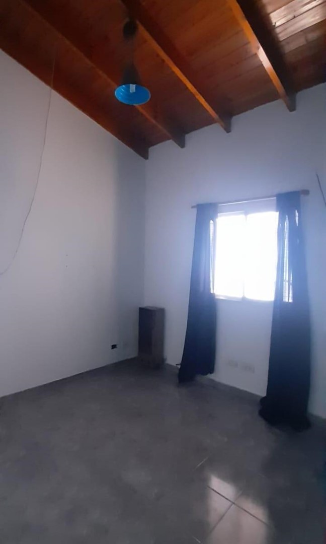 1910804663.jpg