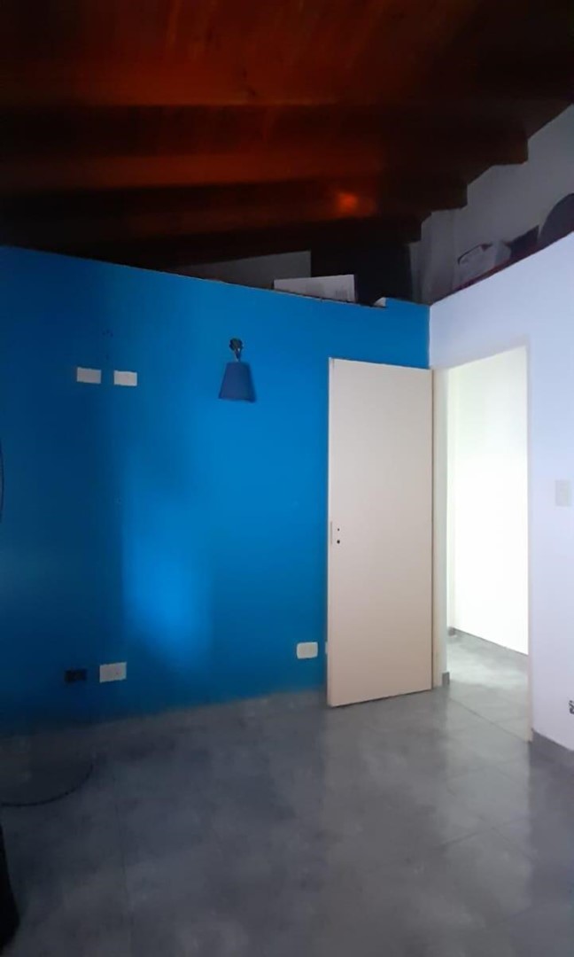 1910804666.jpg