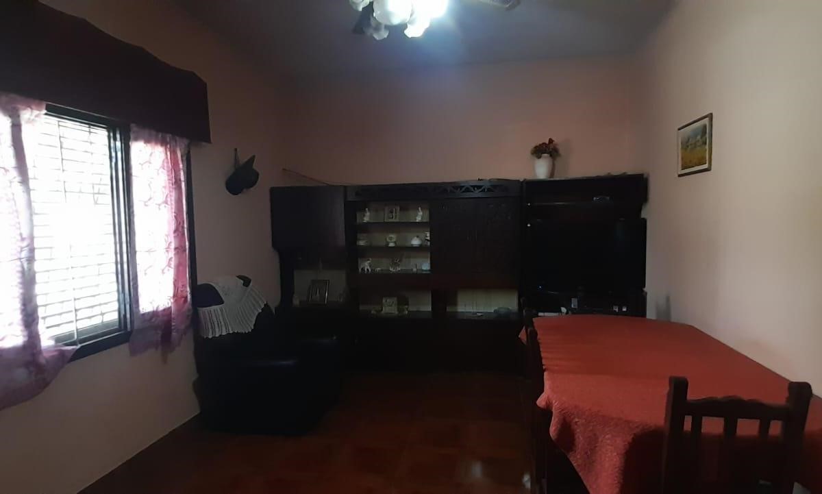 1912459503.jpg