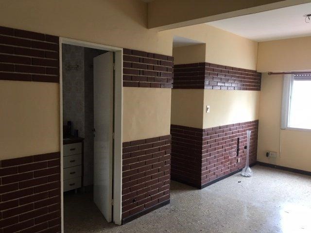 1890468335.jpg