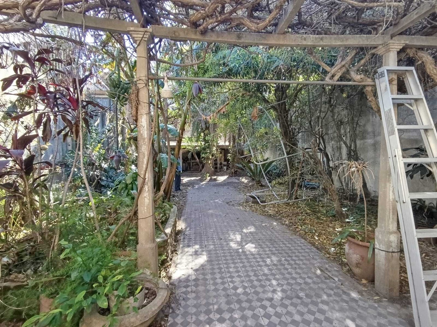 VENTA CASA 6 AMB A RECICLAR CON LOTE 430m². SALTA N° 2043, LANÚS ESTE.