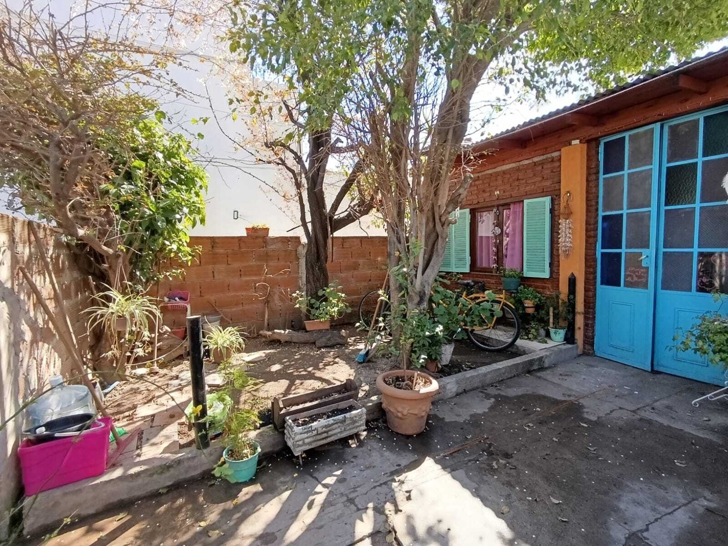 VENTA CASA 3 AMB CON QUINCHO Y COCHERA. 9 DE JULIO N° 3224, LANÚS ESTE.