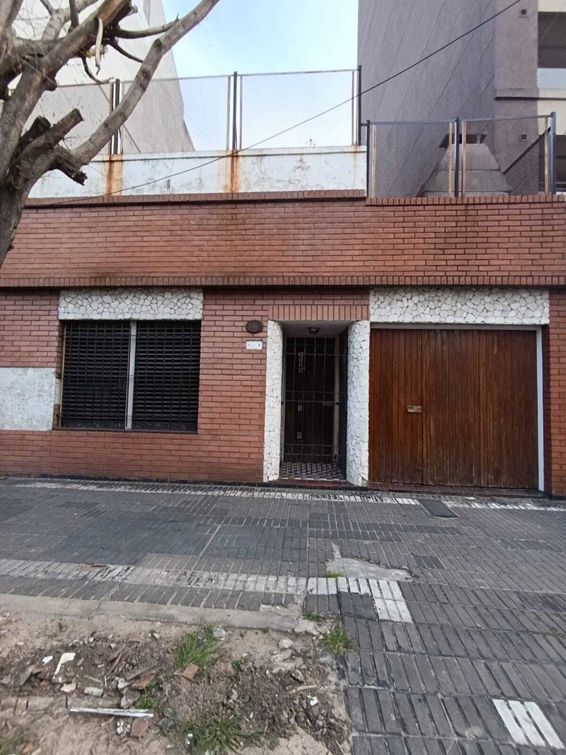 VENTA DUPLEX 3 AMB CON GARAGE.EVA PERÓN N° 1679, LANÚS ESTE.