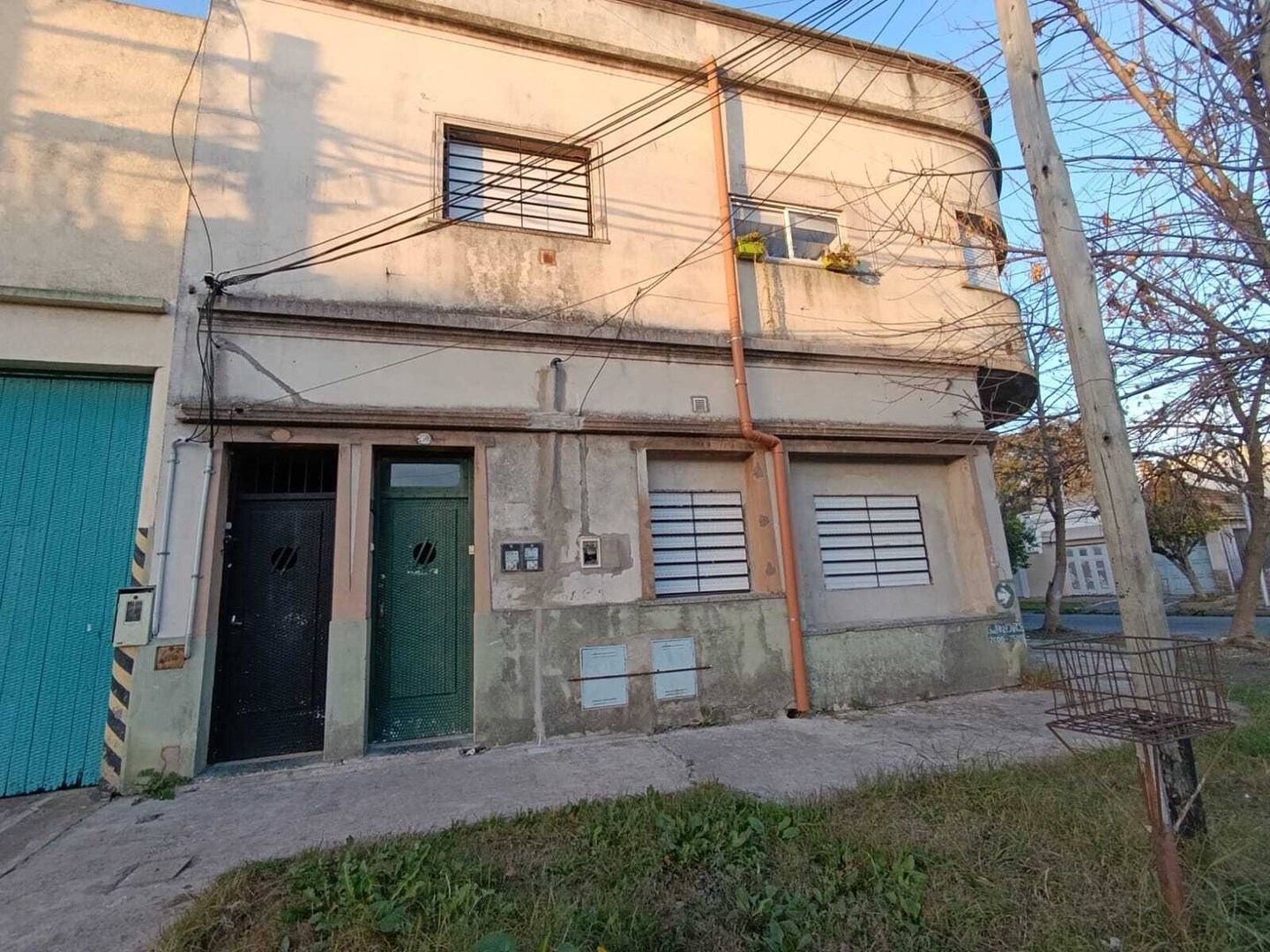 VENTA PH 3 AMB. BALCARCE N° 2511, V. ALSINA, LANÚS.
