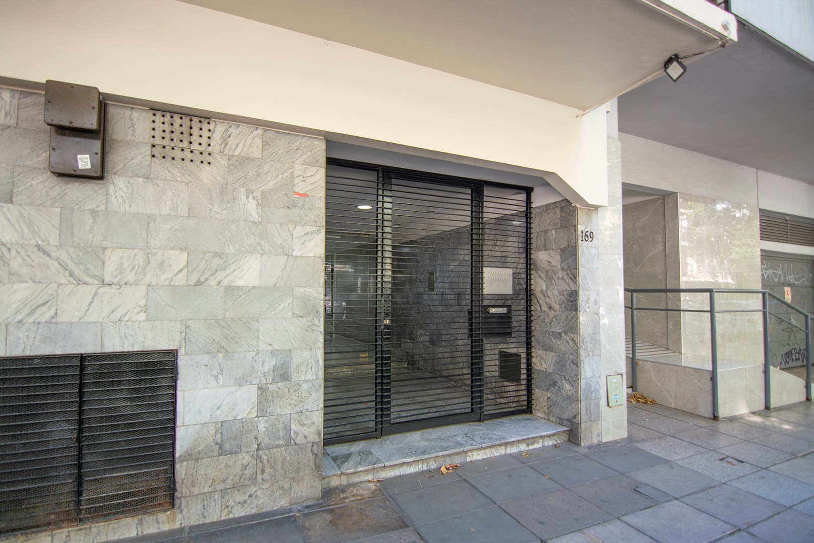 Luis maria drago 100