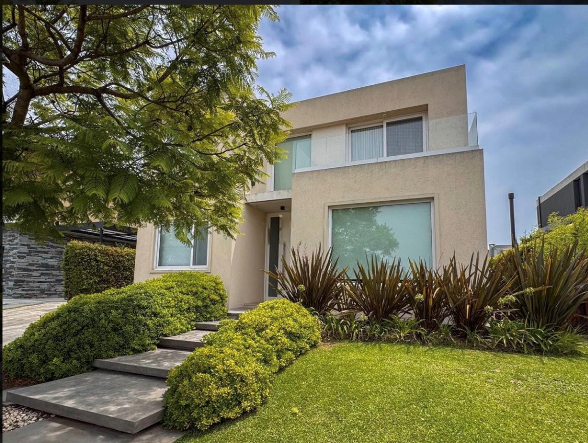 Casa en Venta en Castaños 4 dormitorios, Nordelta 100