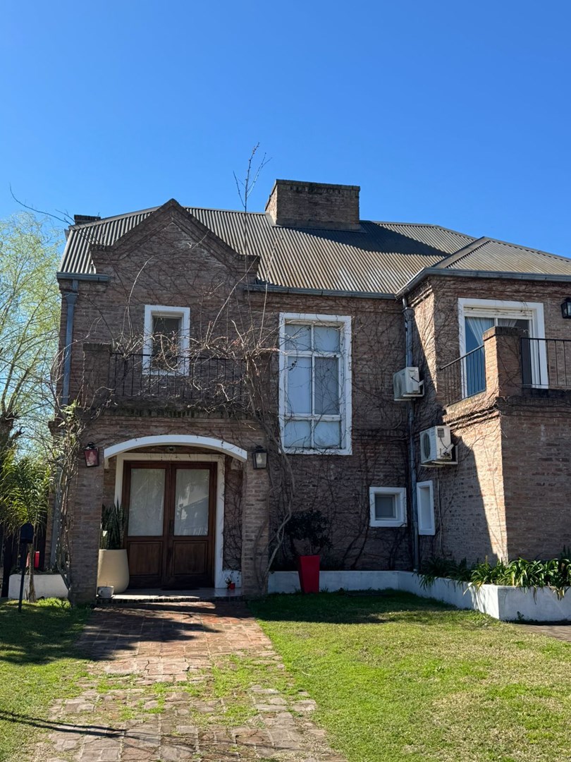 Casa en Alquiler en Santa Bárbara 4 dormitorios, Tigre 100