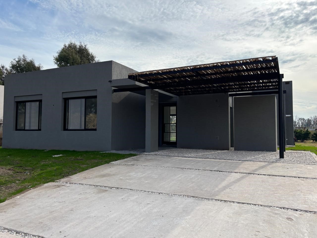 Casa en Alquiler en Santa Clara 3 dormitorios, Manzanares 100