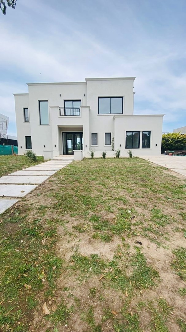 Casa en Venta en El Cantón Islas 3 dormitorios, Escobar 100