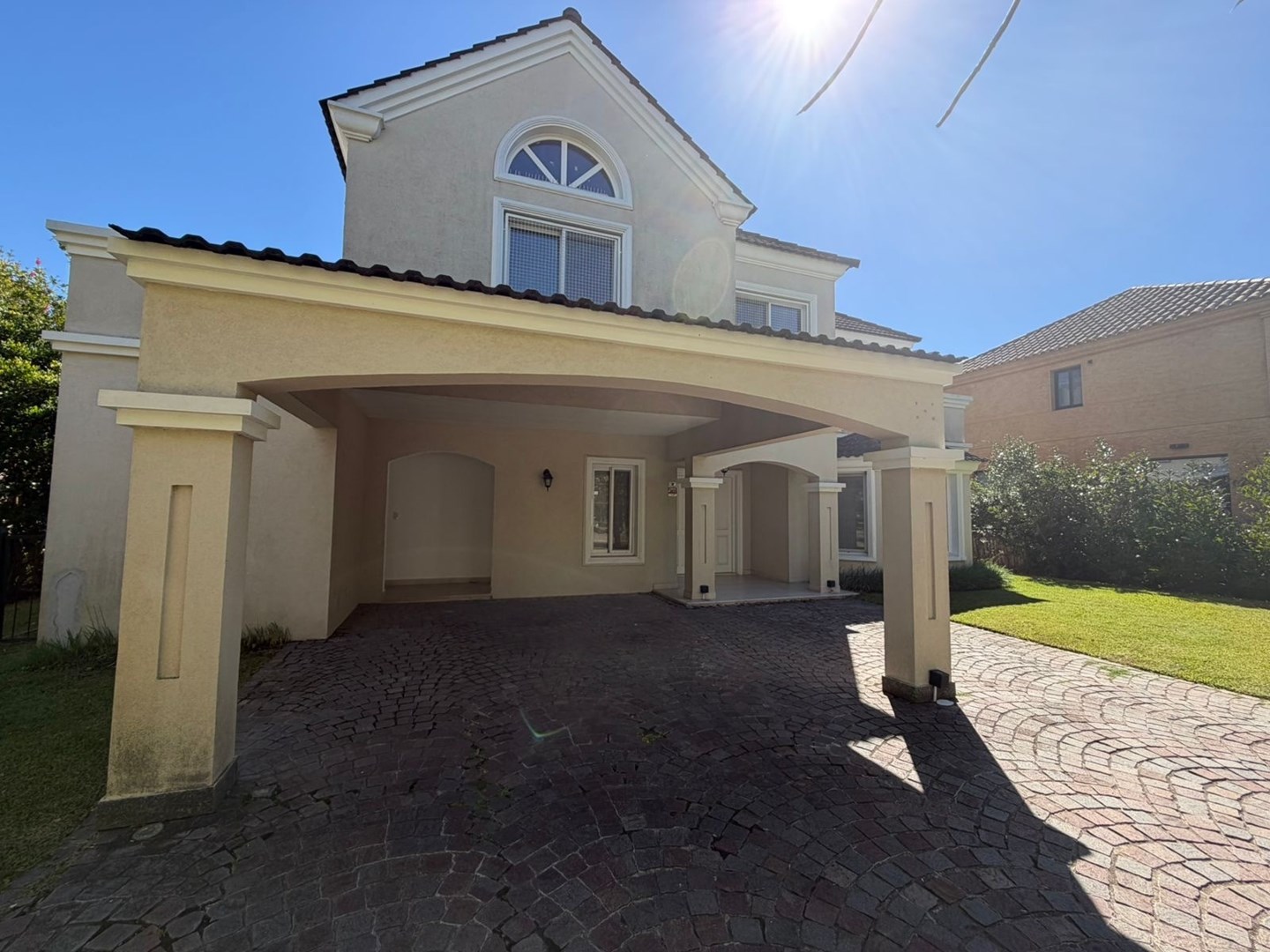 Casa en Alquiler en La Alameda 3 dormitorios, Nordelta 100