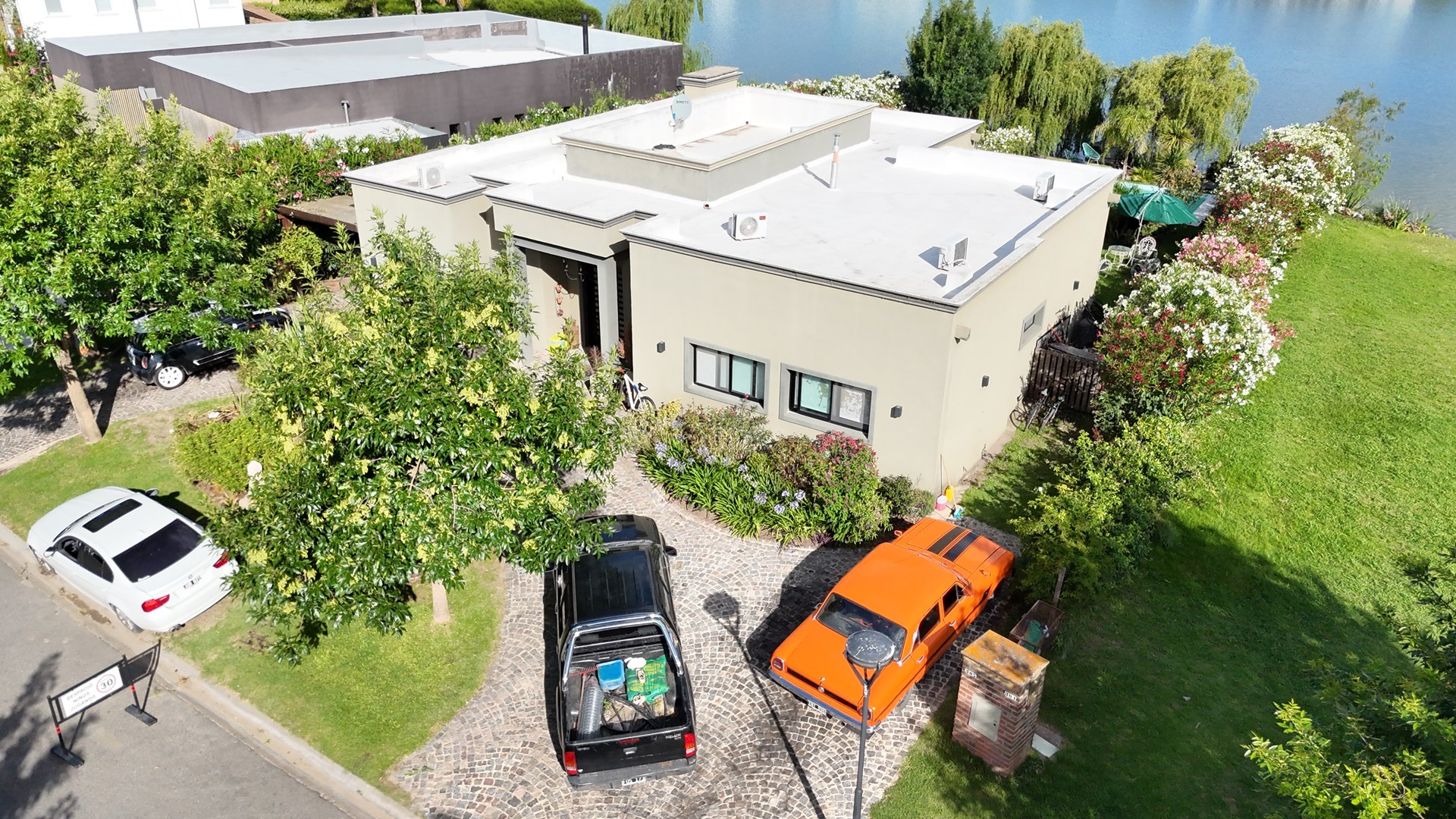 Casa a la laguna El Canton Puerto 0