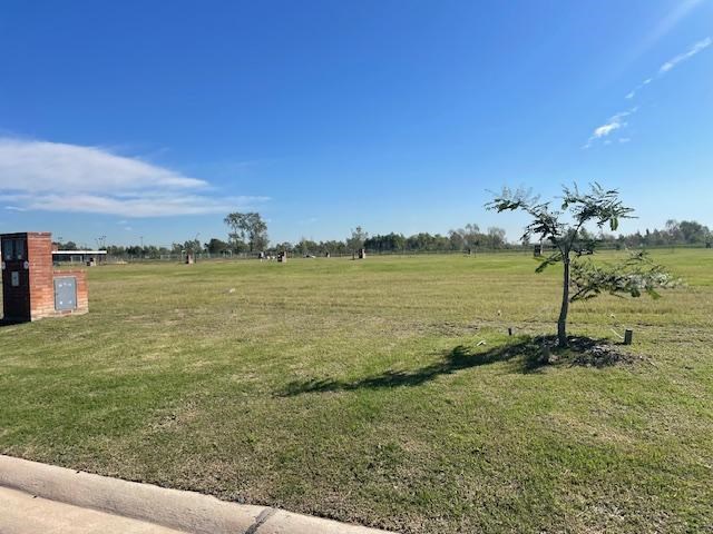 Avda de los lagos, Amarras 100