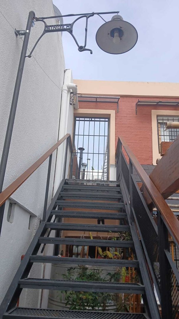 Venacio Flores 600