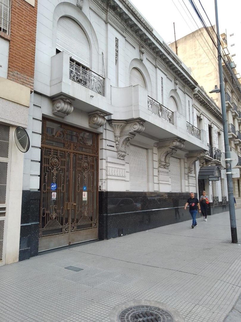 Avenida Rivadavia 5900