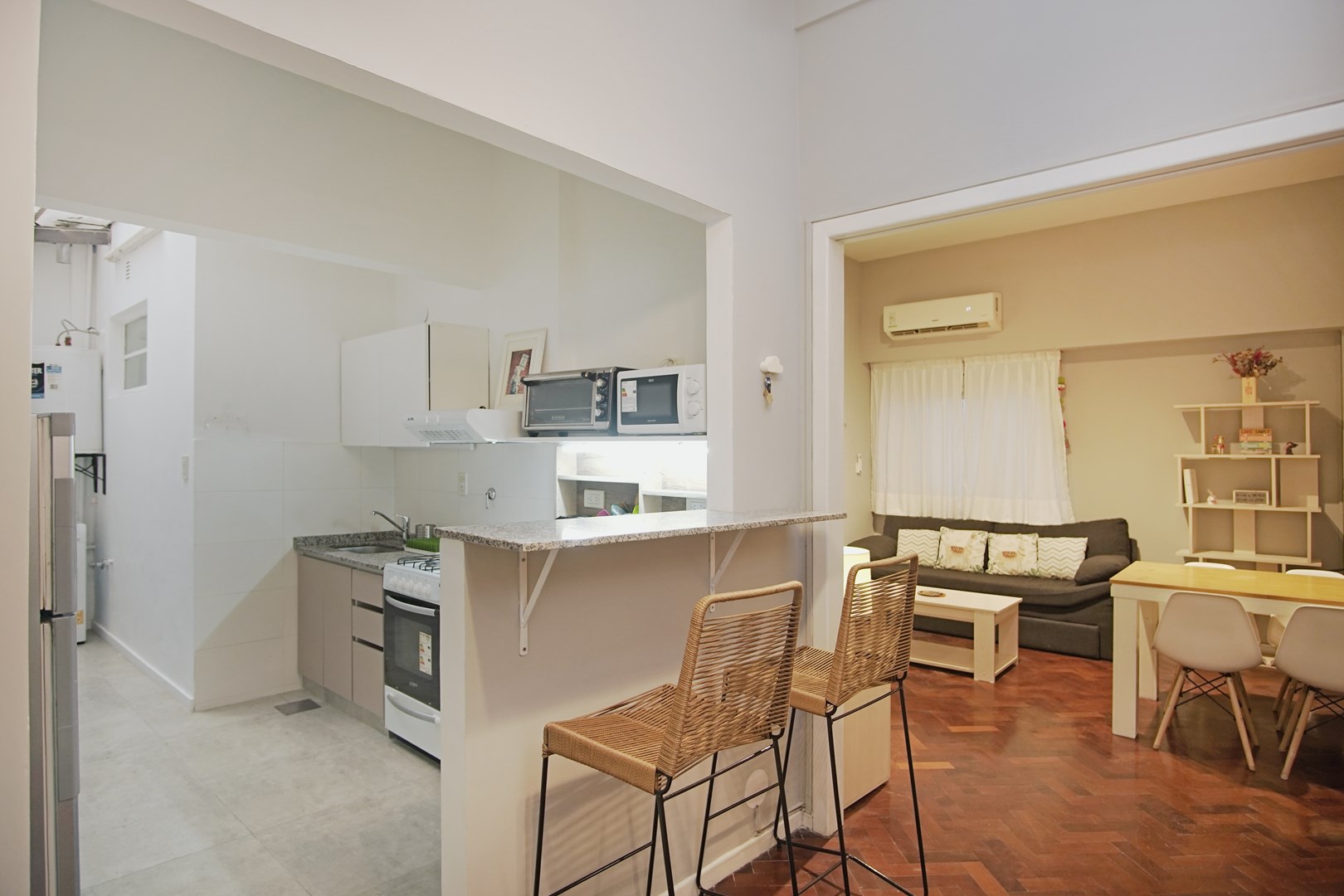 SARMIENTO 1800- APTO CREDITO- RECORD EN AIRBNB- IDEAL INVERSION- AMOBLADO