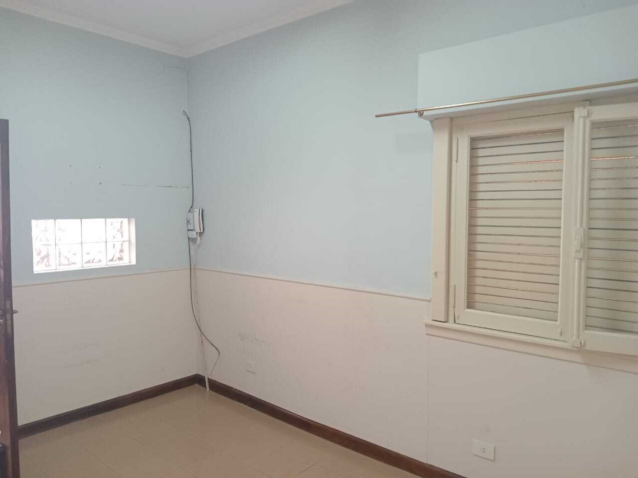 Avenida Hipolito Yrigoyen 700