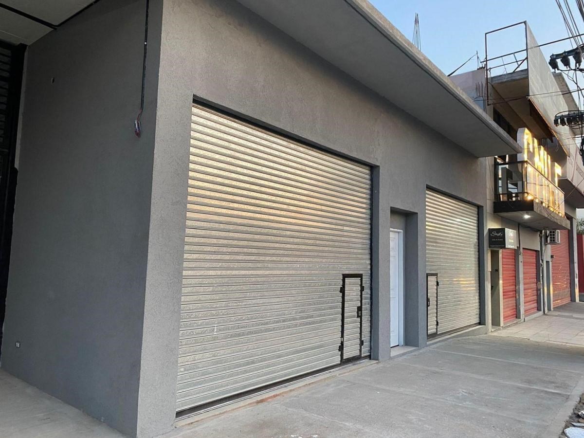 Avenida Hipolito Yrigoyen 1200