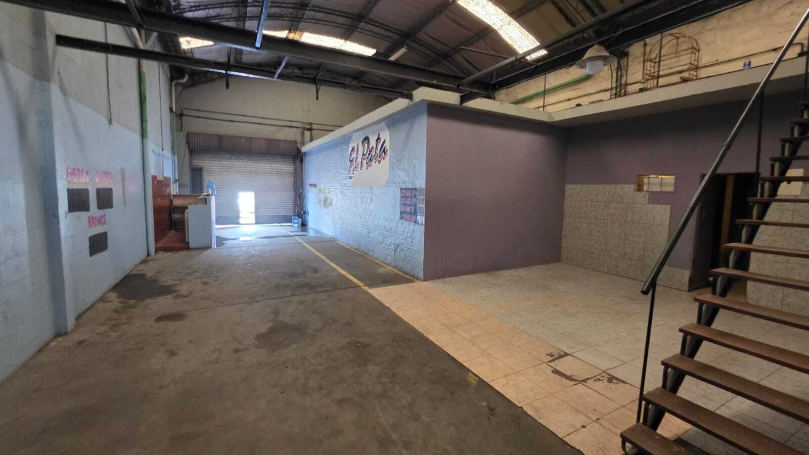 Avenida Hipolito Yrigoyen 2300