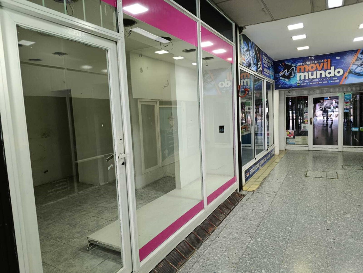 Avenida Hipolito Yrigoyen 700