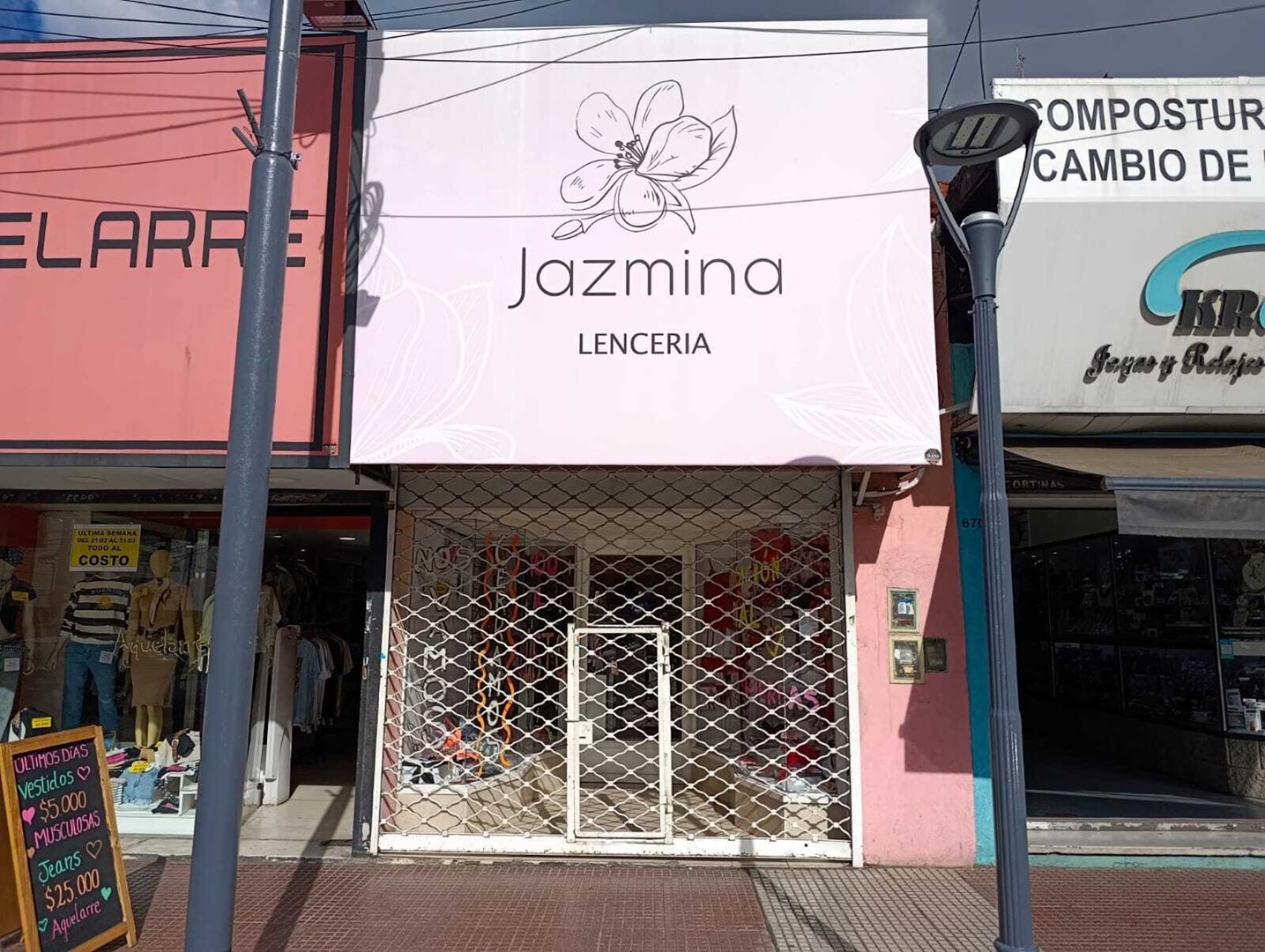 Avenida Hipolito Yrigoyen 600