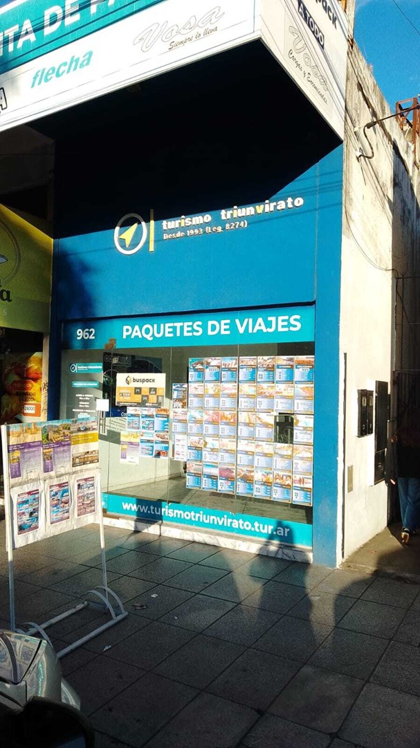 Avenida Hipolito Yrigoyen 900