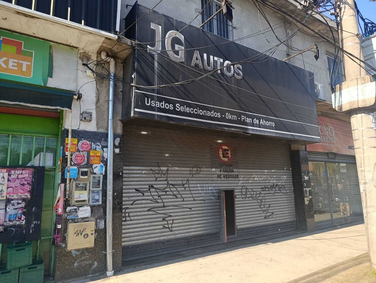 Avenida Hipolito Yrigoyen 2100