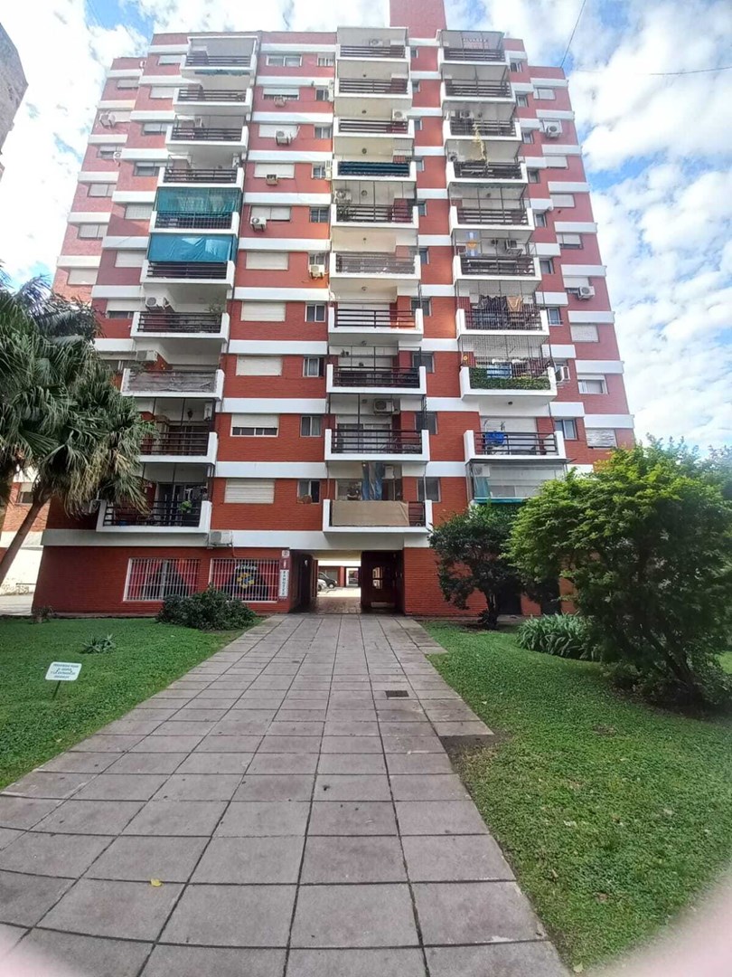 Av Mitre 2300