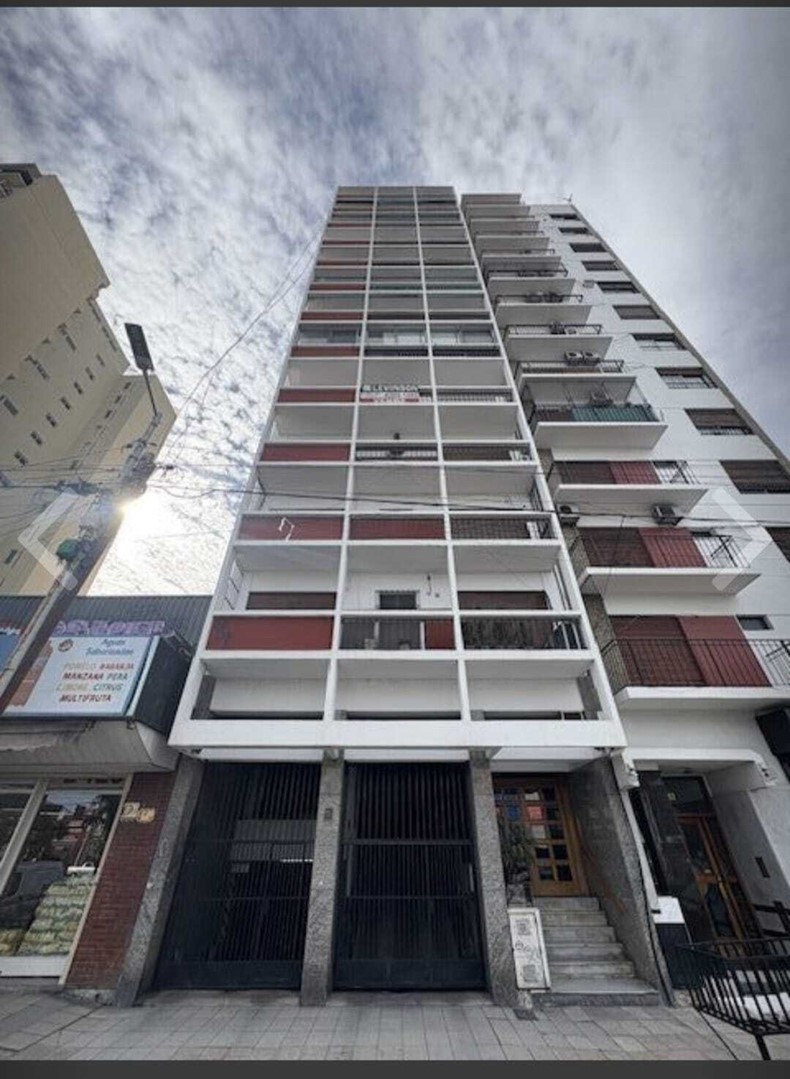 Avenida Presidente Bartolomé Mitre 2400