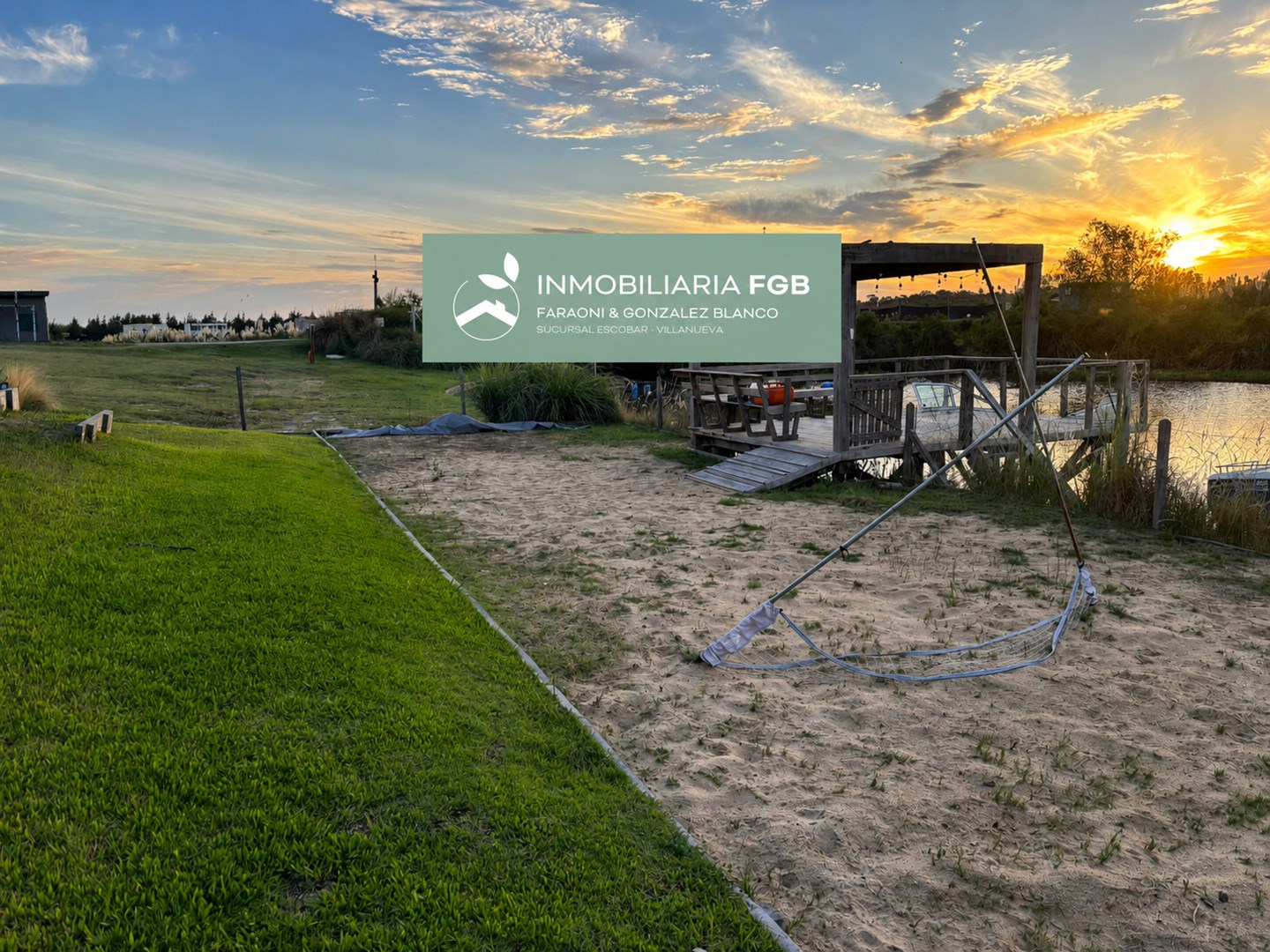 CASA AL RIO CON MUELLE EN BARRIO EL NAUDIR | NOROESTE | 286 M2 0
