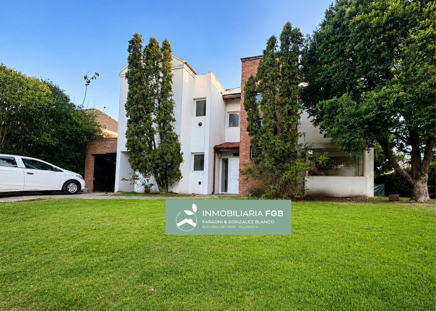 CASA CON PILETA | 289 M2 CUB. | 3 DORMITORIOS + ESCRITORIO + PLAYROOM | DEPENDENCIA | COCH CUB 1300
