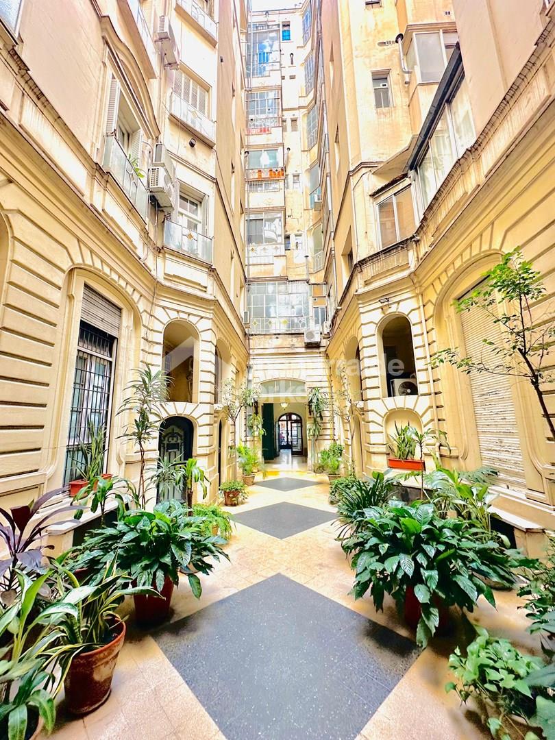 Avenida Santa Fe 1100
