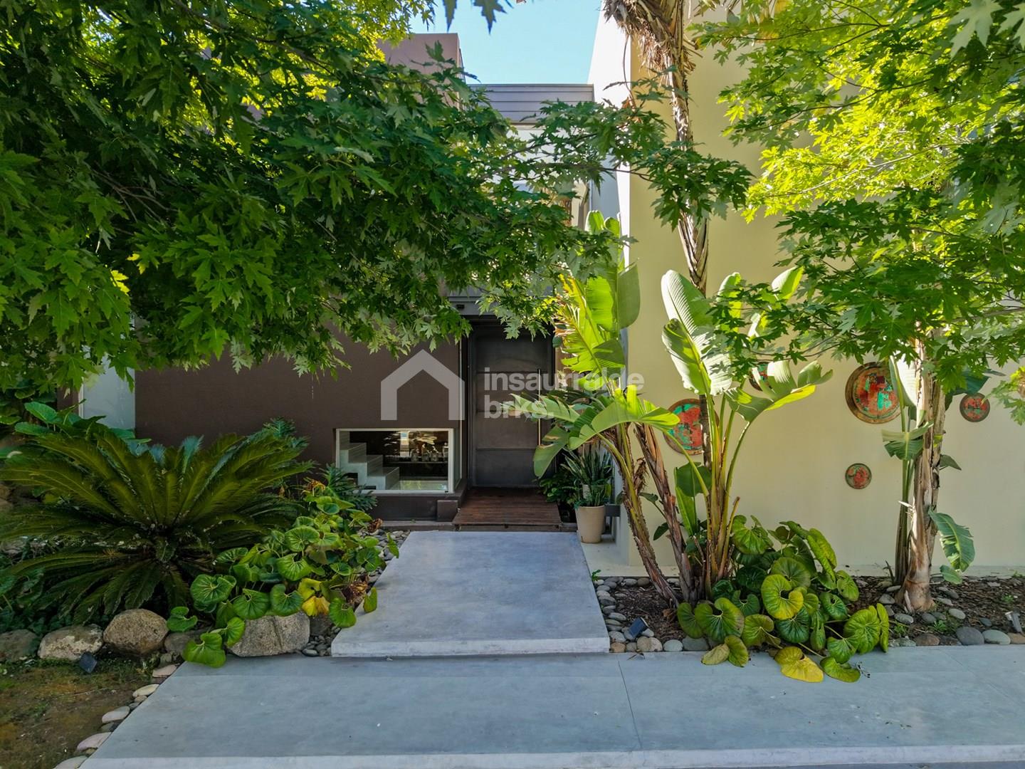 Santa Catalina, Villanueva 100