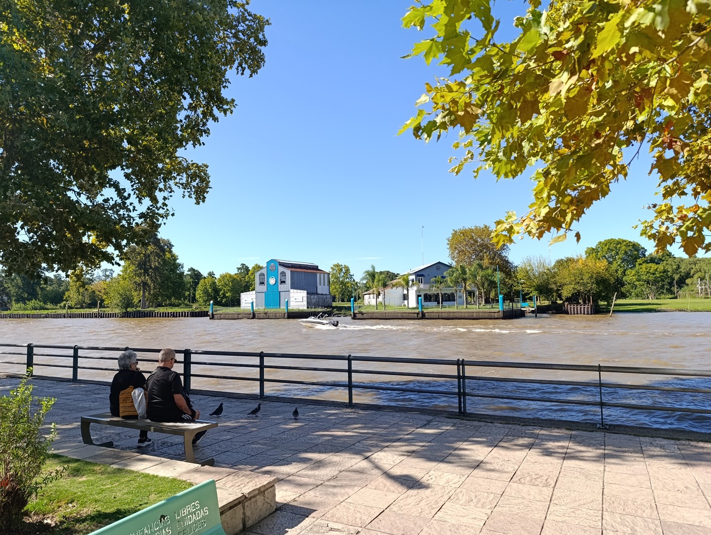 Paseo Victorica, Tigre 700