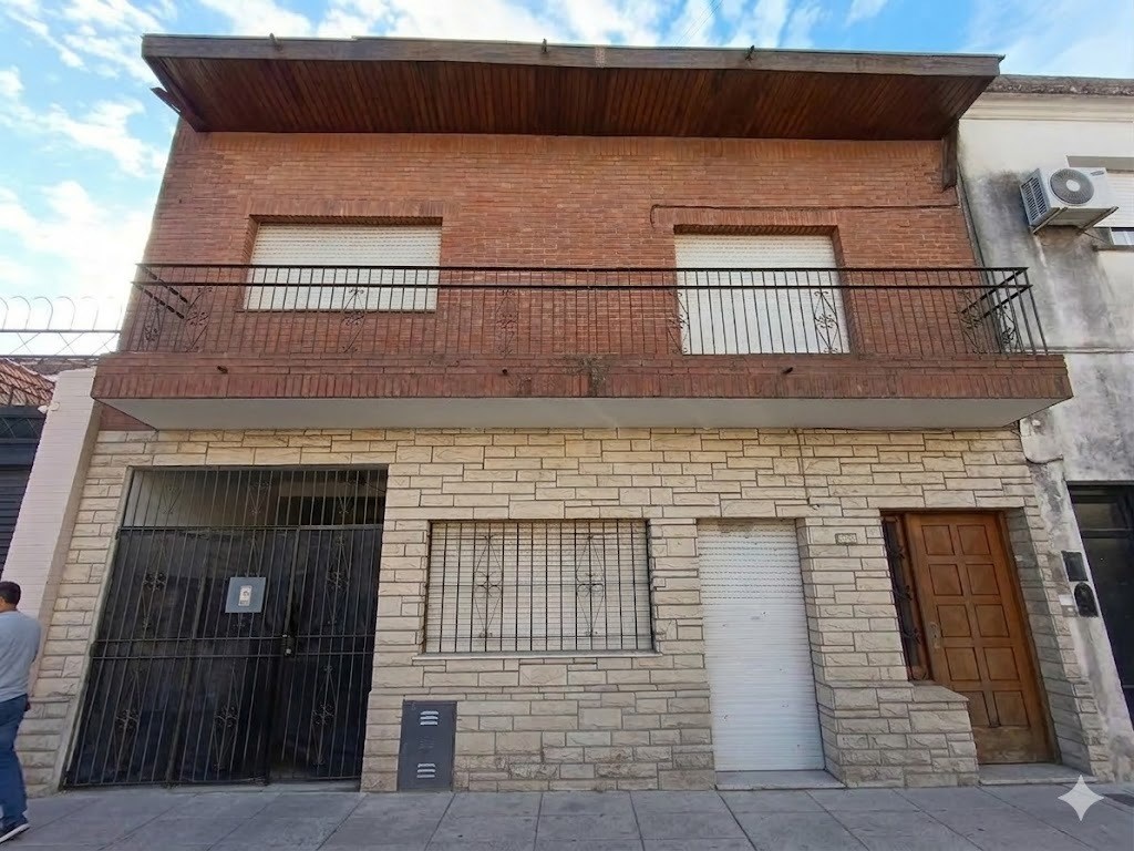 Almirante Brown 1100