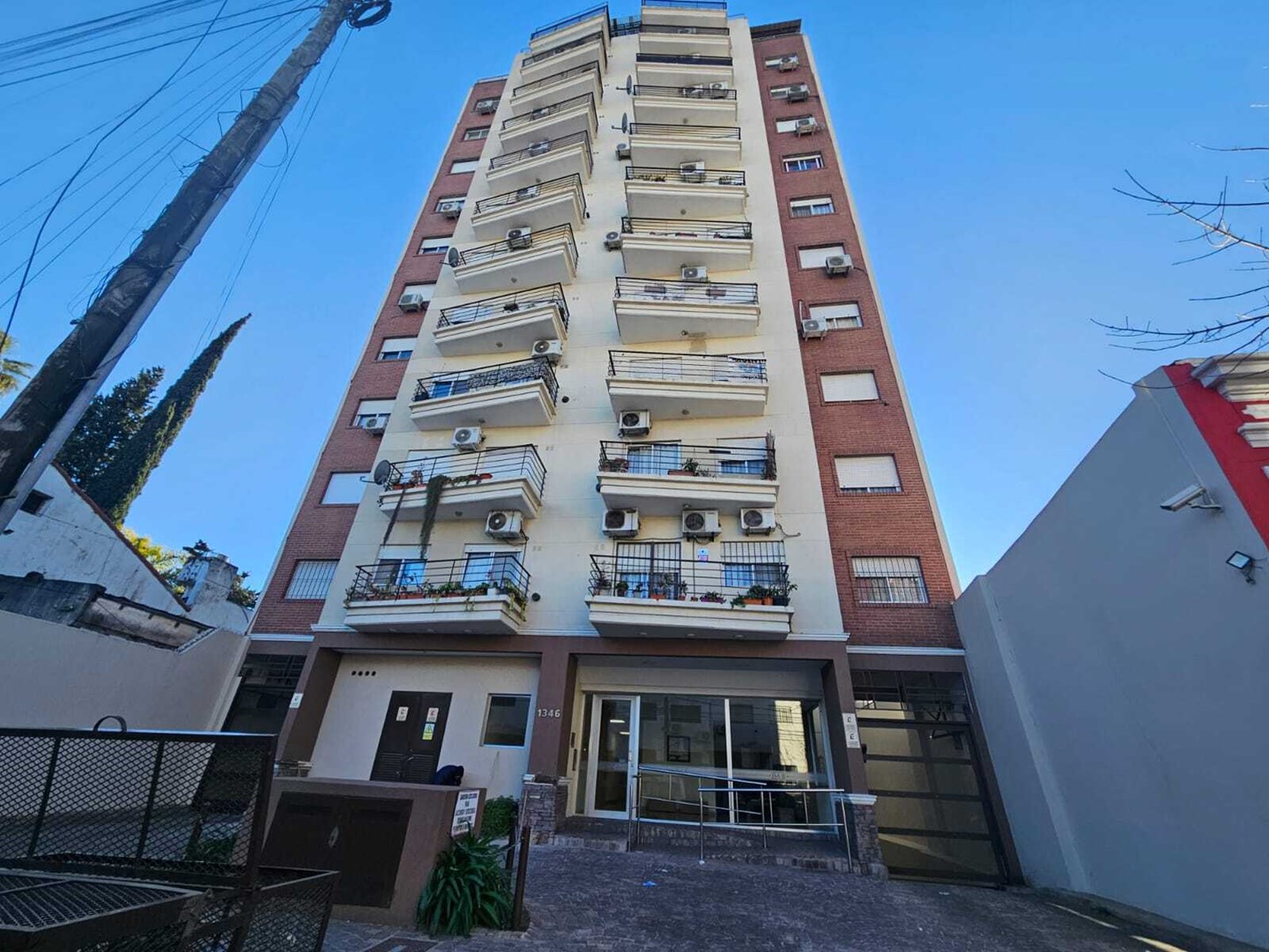 Muñoz 1300