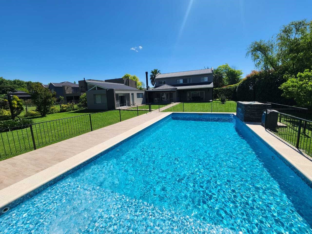 Almirante Guillermo Brown 2100