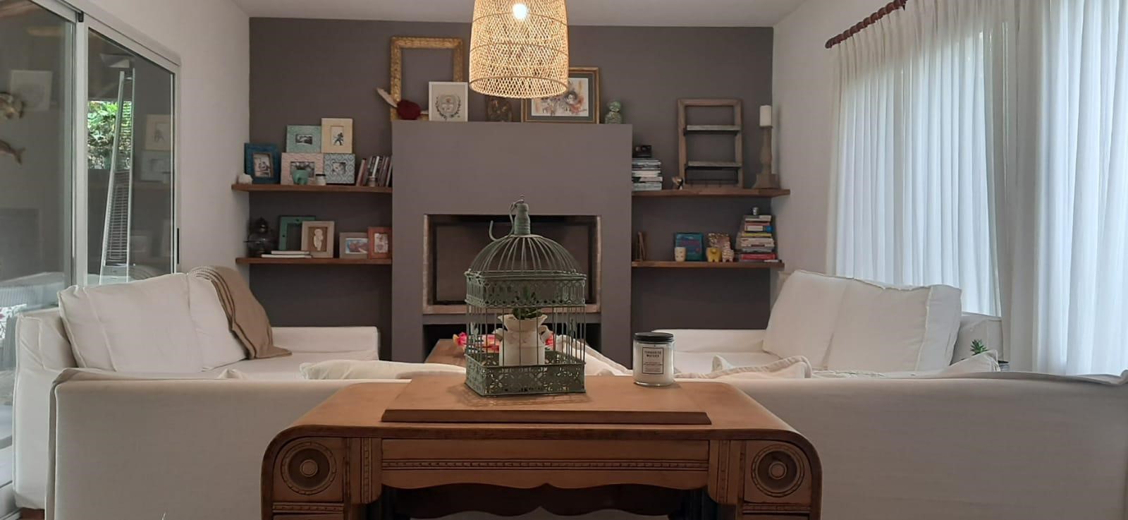 Alquiler. Casa estilo clásico. 5 amb. San Isidro Labrador. Villanueva