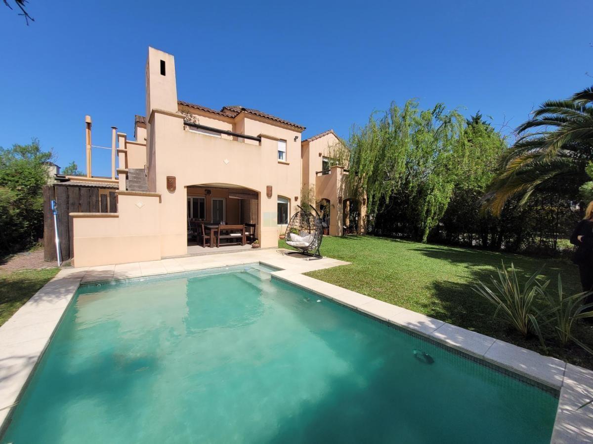 Venta casa 4 dormitorios y escritorio. Las Glorietas. Nordelta