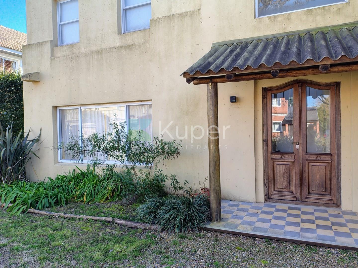 Casa en alquiler con 4 dormitorios en Barrio Cerrado Los Sauces. Pilar