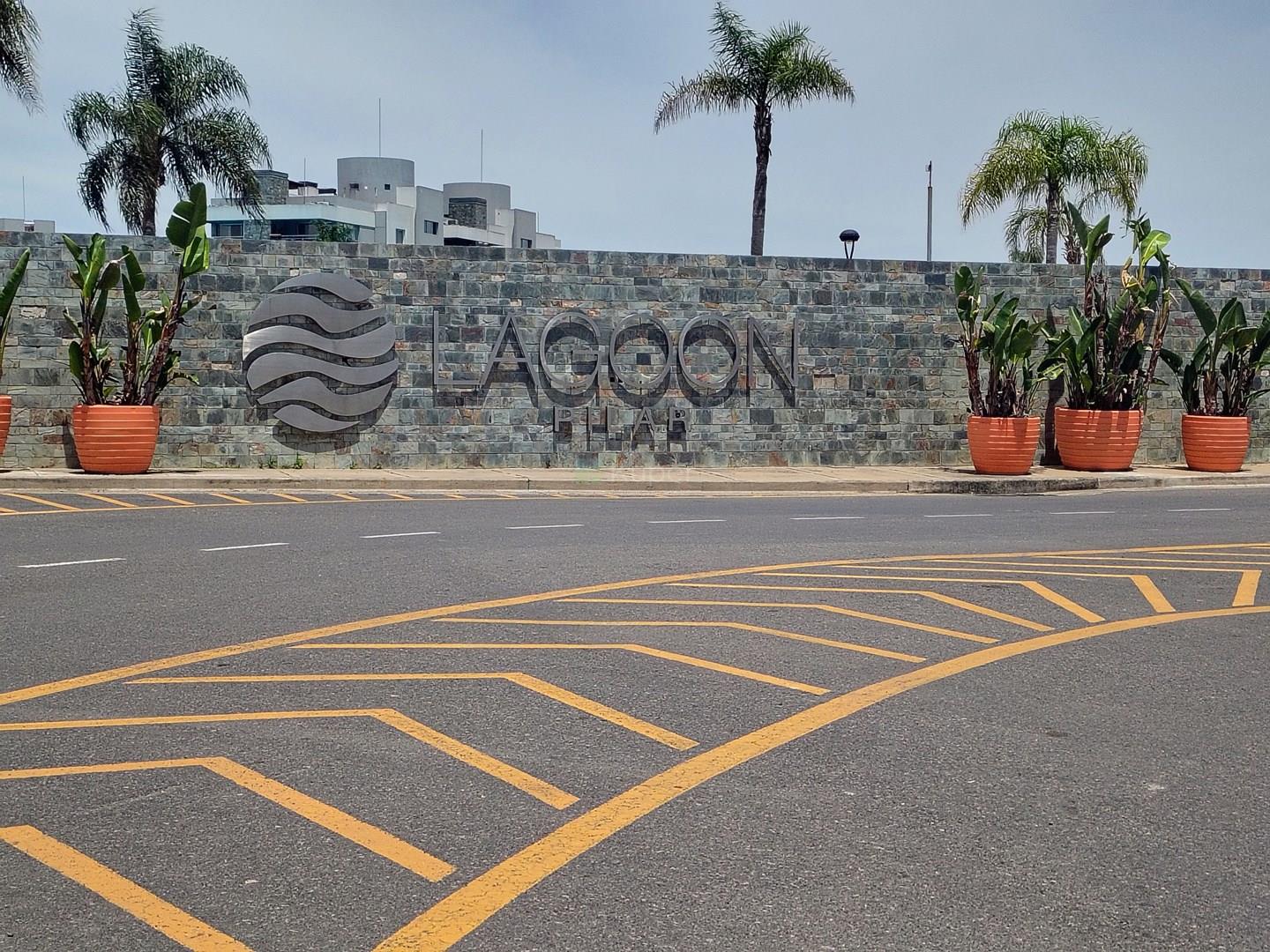 Departamento en alquiler temporal  en PB con jardín. 2 ambientes en Lagoon. Pilar