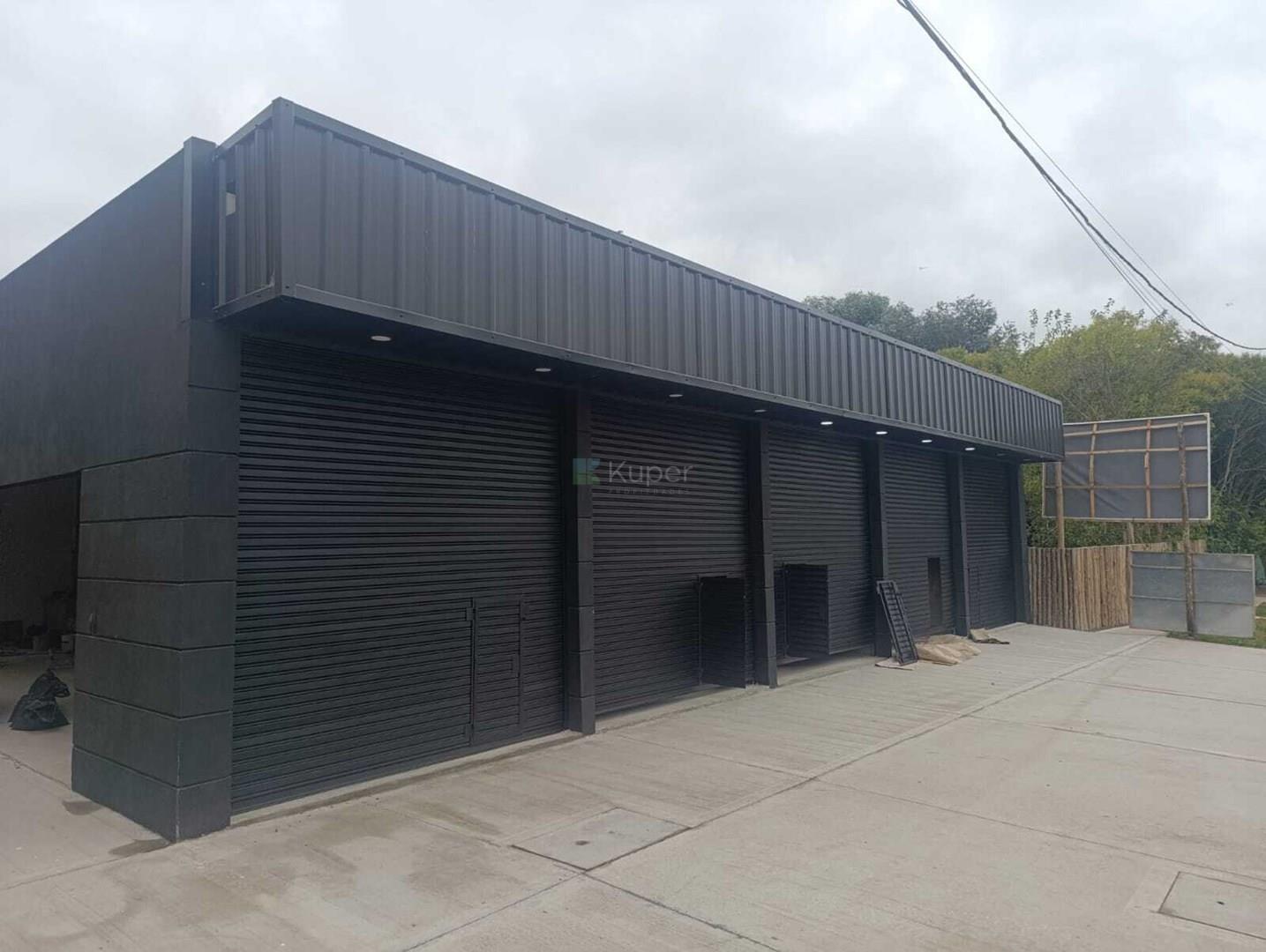 Local comercial en alquiler. Av. Caamaño al 800. Pilar