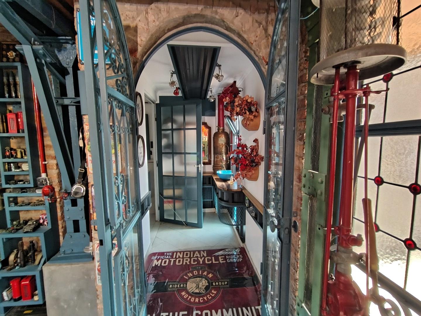 Casa a la venta de diseño industrial en Barrio Altos del Barranco. Alberti. Pilar