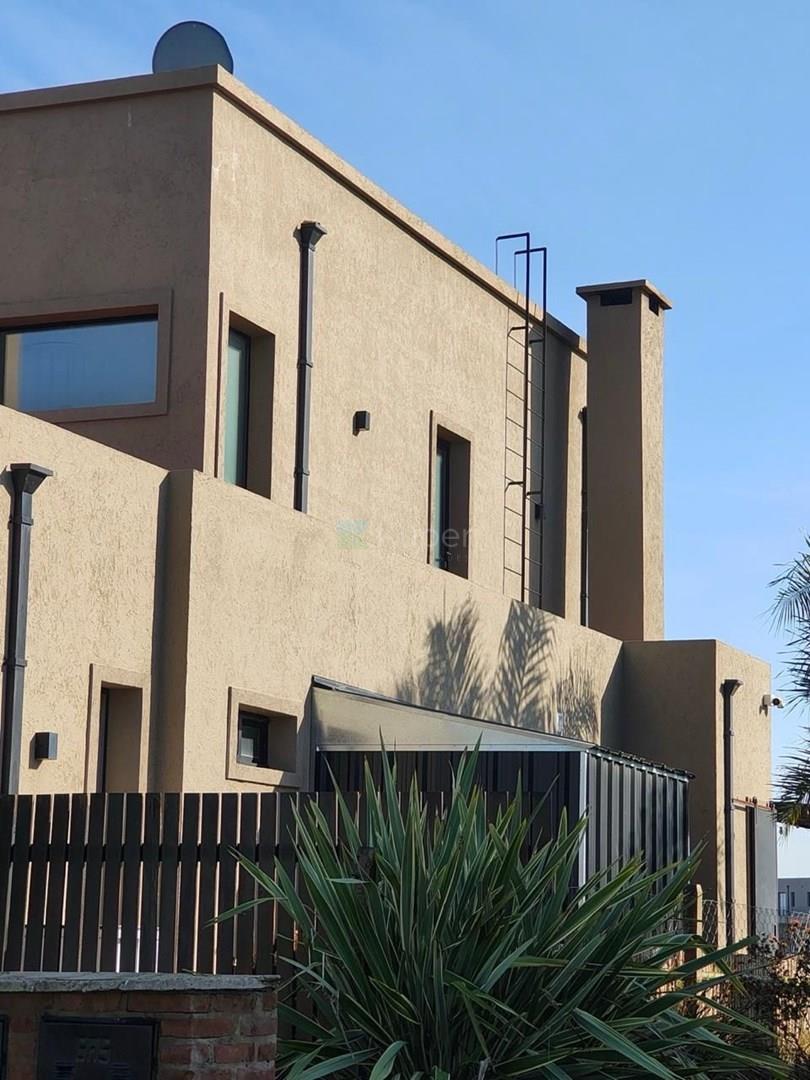 Casa en venta en San sebastián Área 9 A la laguna