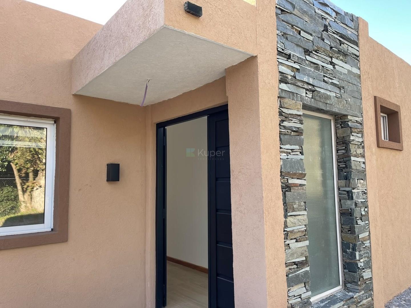 Casa en venta en Escobar de la Ribera Barrio semi cerrado