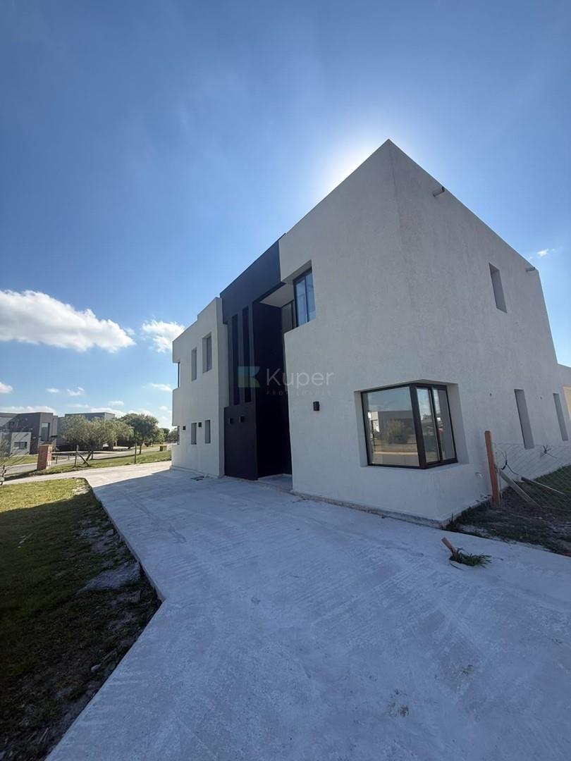 Casa en venta en San Sebastián área 5 Apto credito