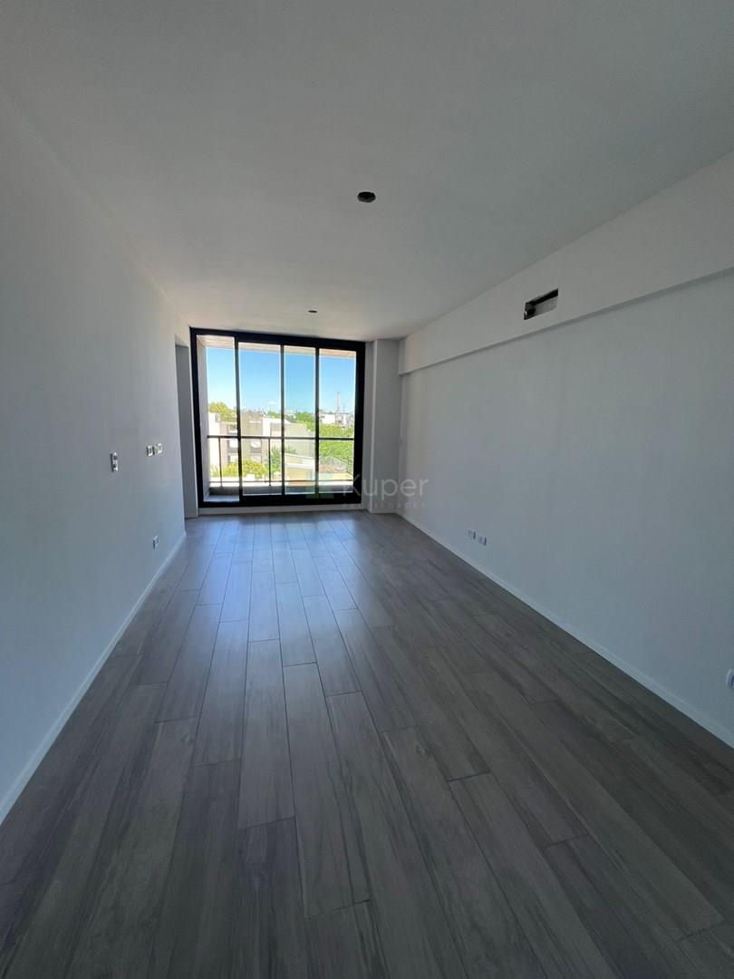 Av. Ricardo Balbin 3200