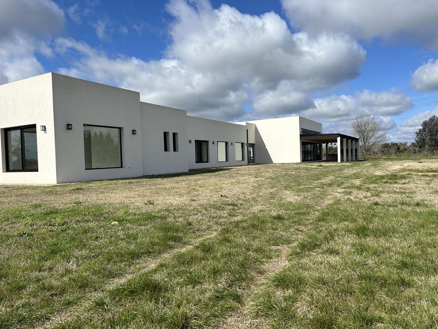 Casa 4 dormitorios con lote de 1,5 hectares, Las Vizcachas