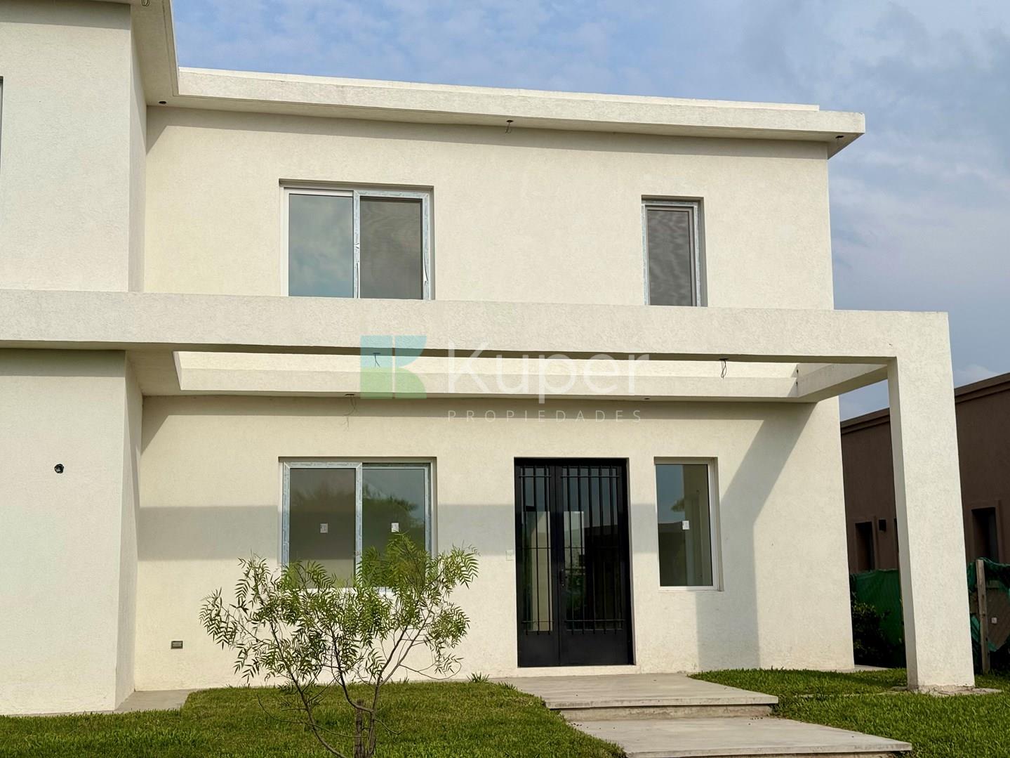 Casa 4 dormitorios con pileta, Barrio San Ramon, Pilar del Este