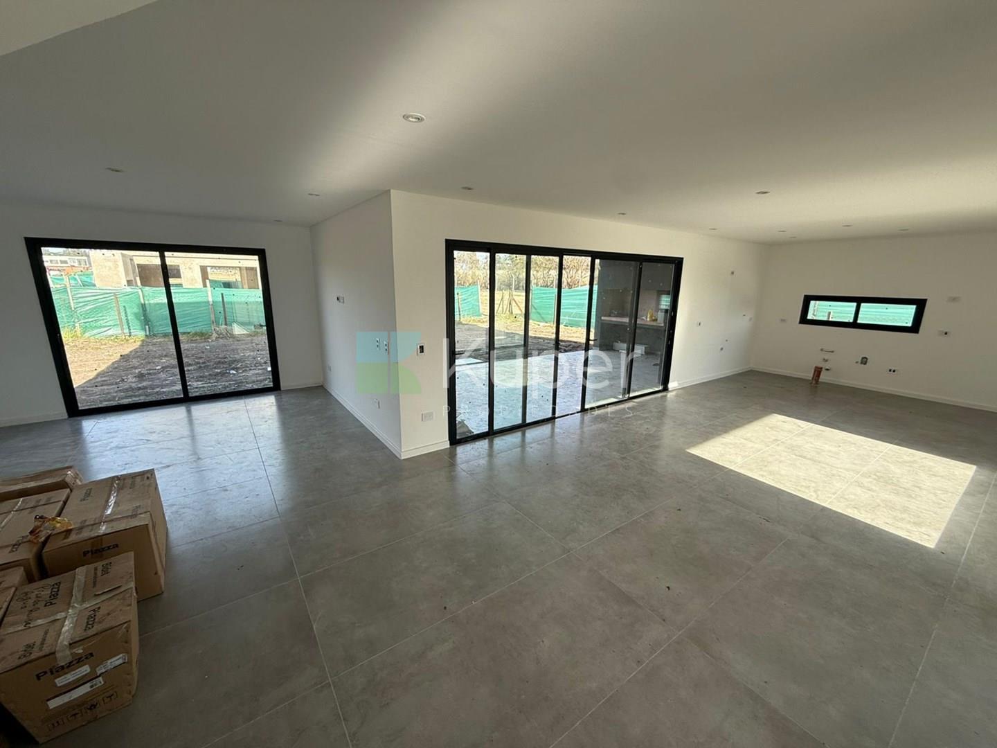 BARRIO SANTA SOFIA, CASA 5 AMBIENTES A ESTRENAR PILAR DEL ESTE
