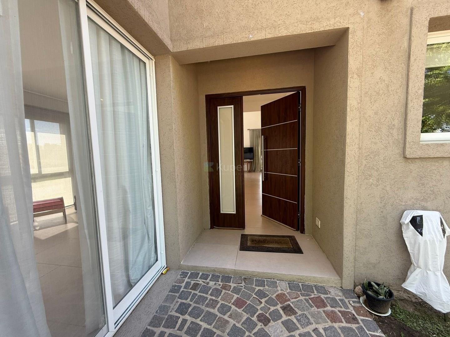 BARRIO SANTA GUADALUPE ,CASA VENTA 6 AMBIENTES